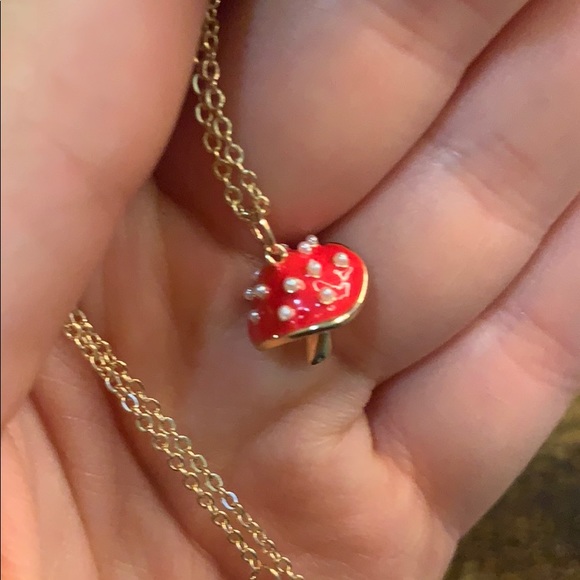 Dainty gold chain red mushroom necklace - Picture 5 of 8